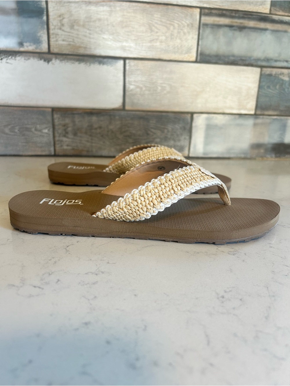 LIKE NEW Flojos Boho Beachy Tan Flip Flops With Woven Braided Jute Straps - Picture 14 of 16